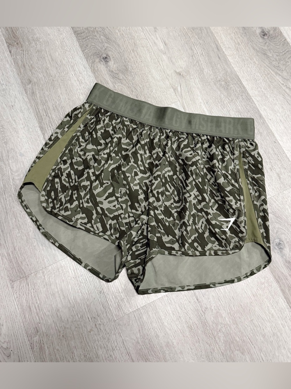 •GYMSHARK• CAMO TRAINING SHORTS